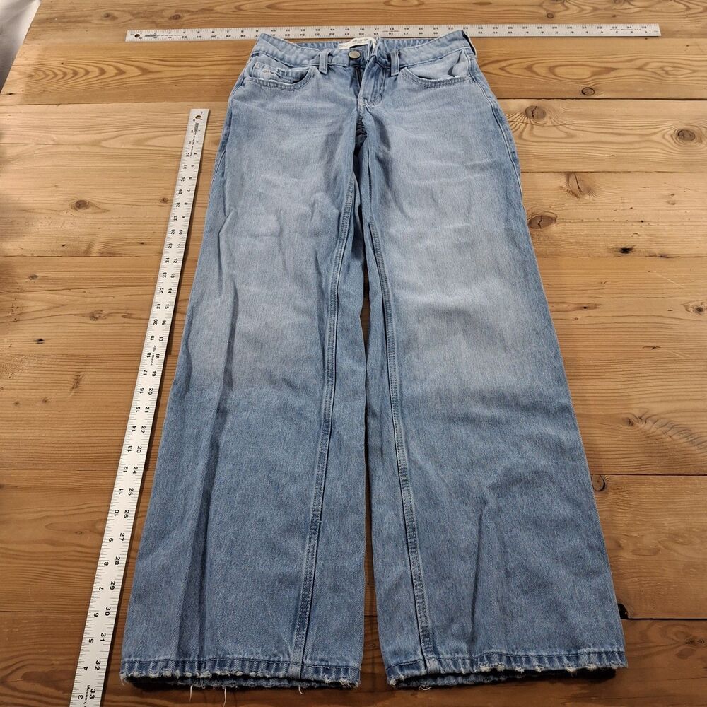 Hollister Low Rise Baggy Flare Jeans Embroidery Above Pockets Womens Jeans Size